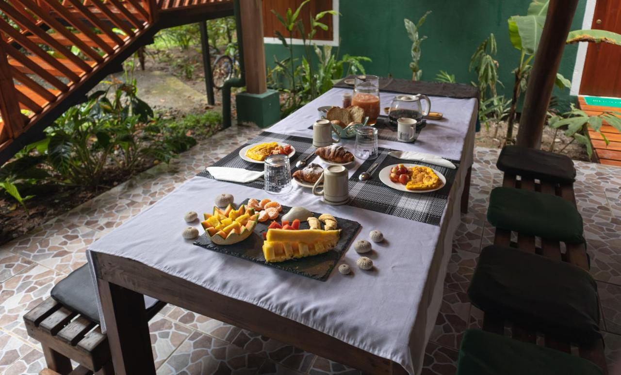 Hotel Boutique The Green Jungle House Puerto Viejo de Talamanca ภายนอก รูปภาพ