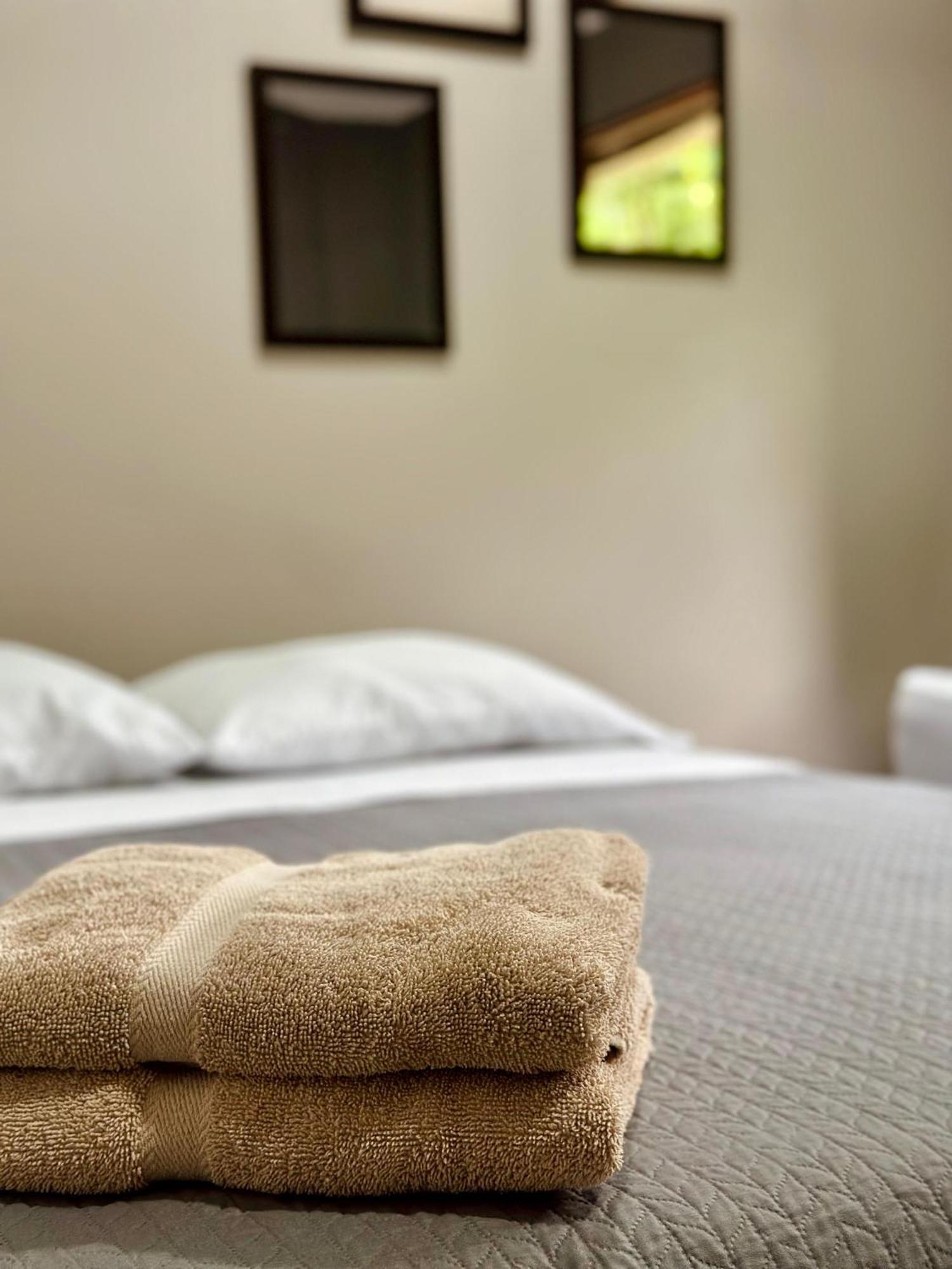 Hotel Boutique The Green Jungle House Puerto Viejo de Talamanca ภายนอก รูปภาพ